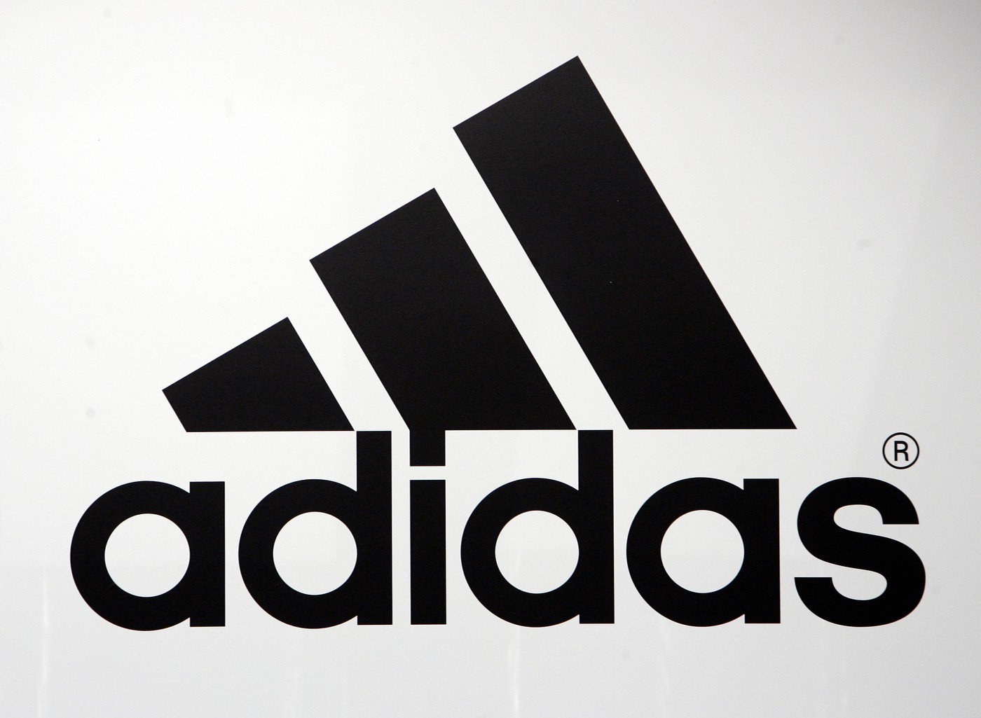 Adidas více než zdvojnásobil zisk, ve druhém čtvrtletí vydělal 190 milionů eur