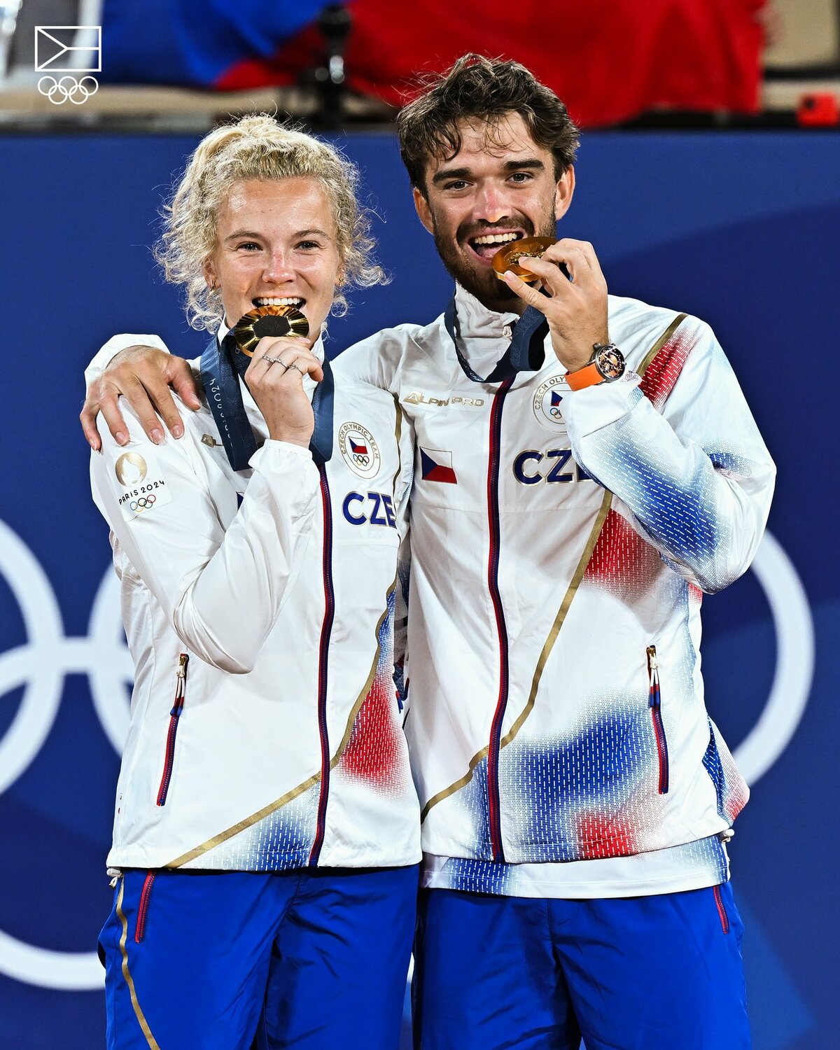 Tenisté Macháč a Siniaková mají olympijské zlato v mixu, šermíři senzační bronz Tenisté Macháč a Siniaková mají olympijské zlato v mixu, šermíři senzační bronz