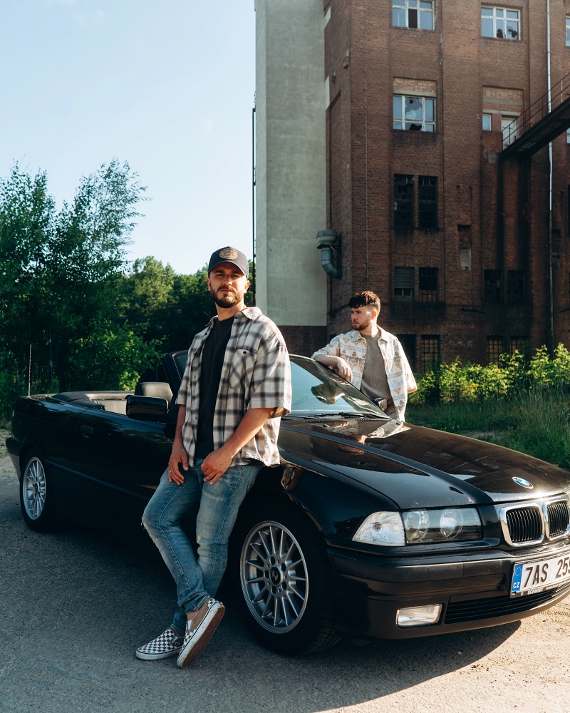 Zpěvák Lipo s Janem Braunem.