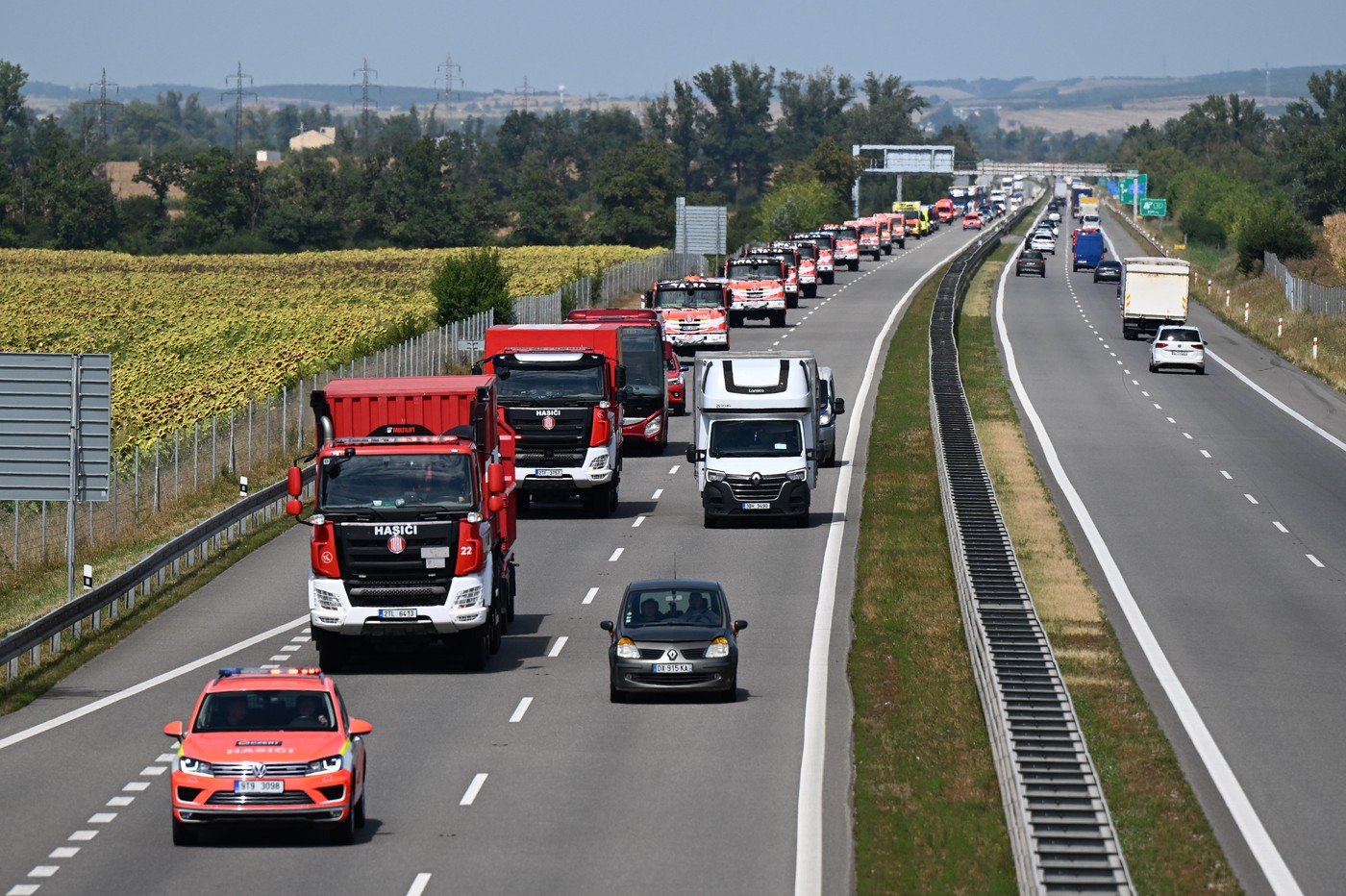 Hasiči a záchranáři vyjeli z Podivína do Atén na pomoc s lesními požáry Hasiči a záchranáři vyjeli z Podivína do Atén na pomoc s lesními požáry