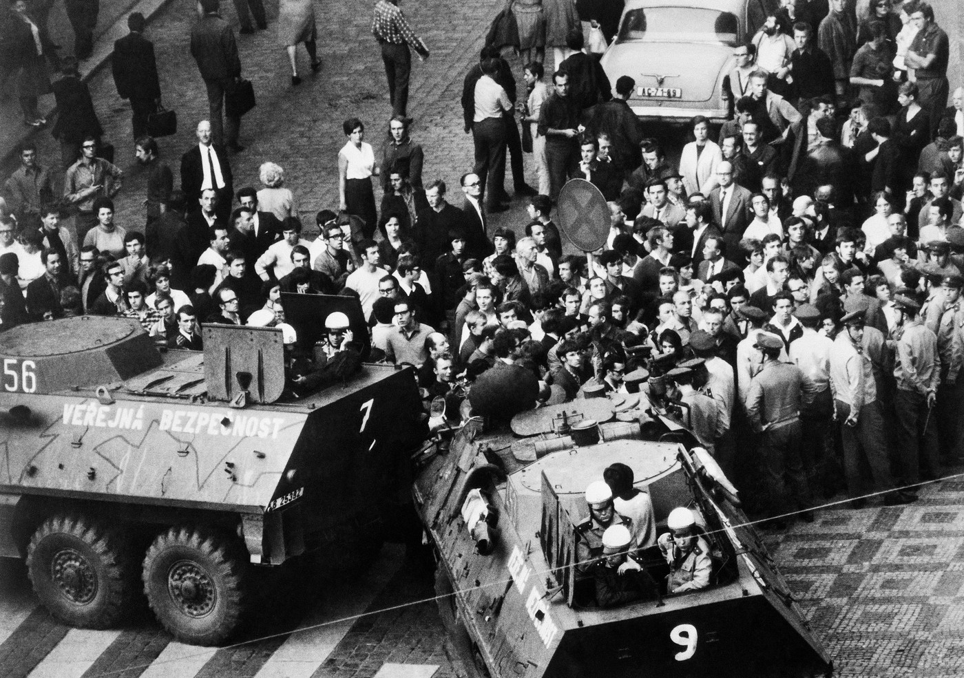 V srpnu 1969 komunisté potlačili demonstrace k roku okupace, zahynulo sedm lidí