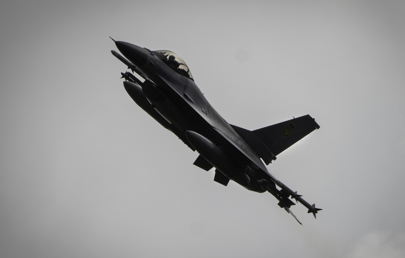 Ukrajina přišla o první stíhačku F-16, pilot zemřel, oznámilo letectvo