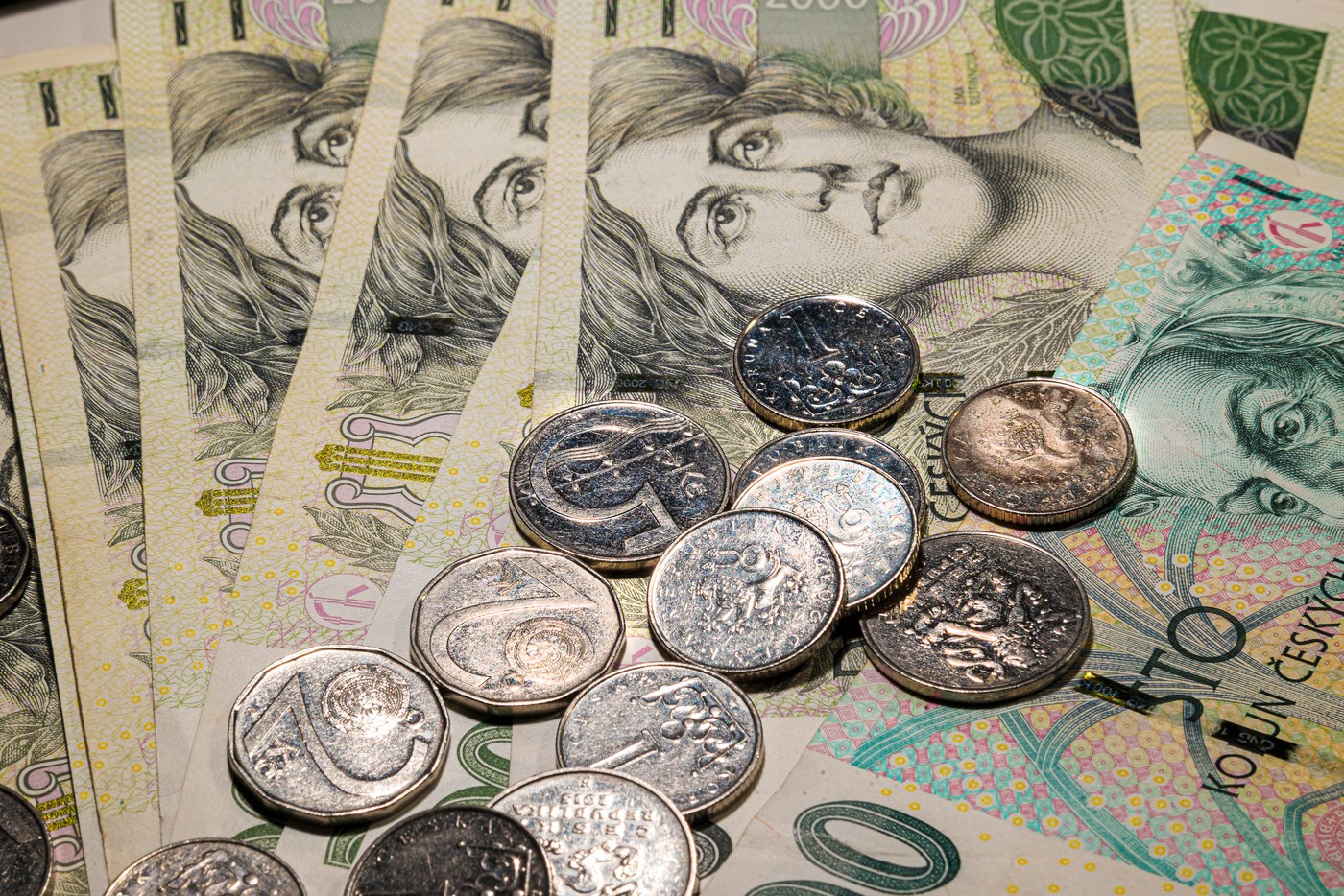 Průměrná mzda v ČR vzrostla na 45.854 Kč, růst byl pod očekáváním trhu