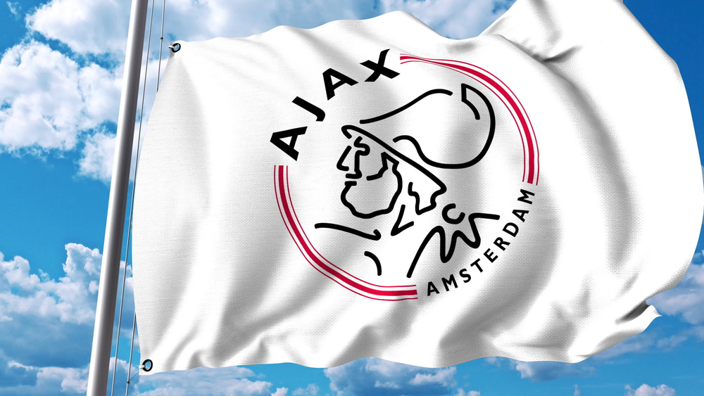 Na zápas Slavie s Ajaxem dohlédnou v Praze stovky policistů