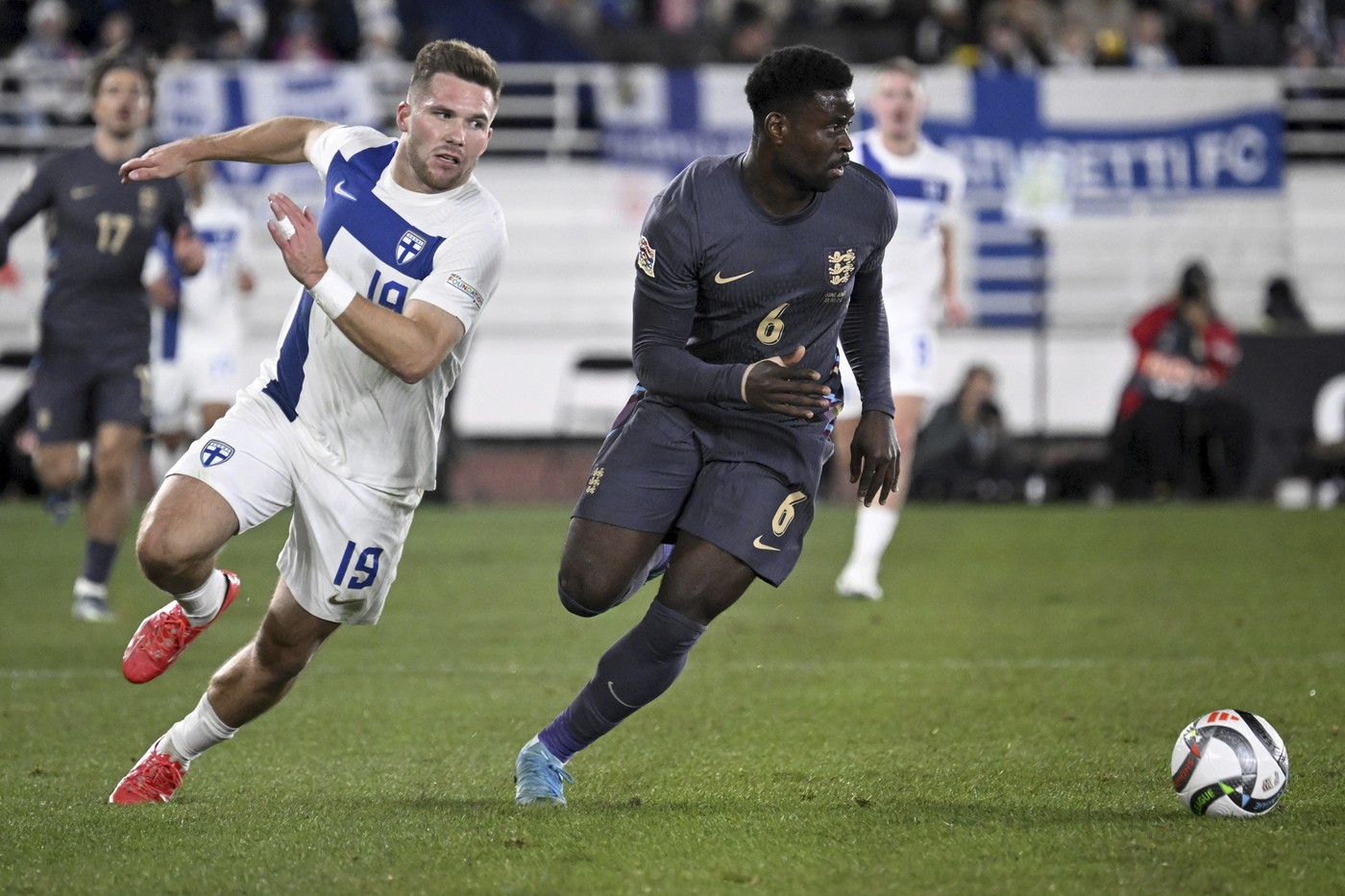 Angličtí fotbalisté po prohře s Řeckem dnes v Lize národů vyhráli ve Finsku 3:1