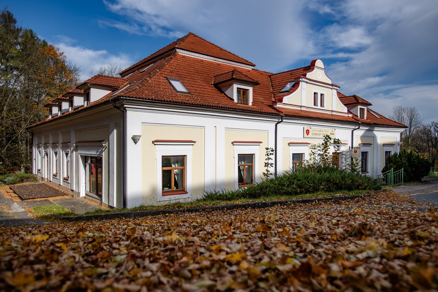Náchod koupí téměř za 30 milionů korun bývalý zámecký hotel, upraví ho i na byty