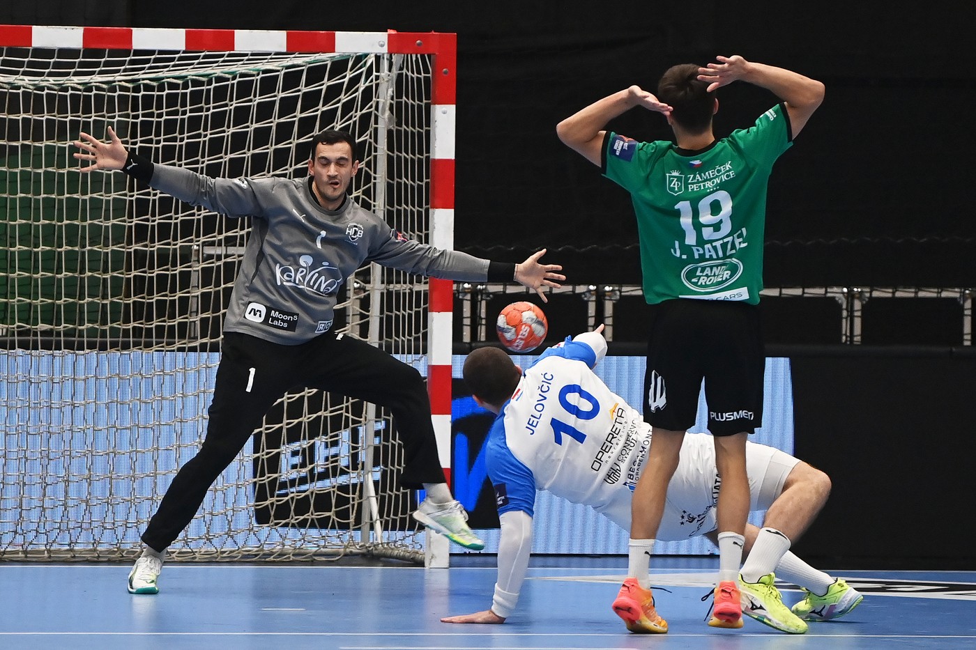 Házenkáři Karviné porazili v Evropské lize 32:29 Sesvete a mají první body