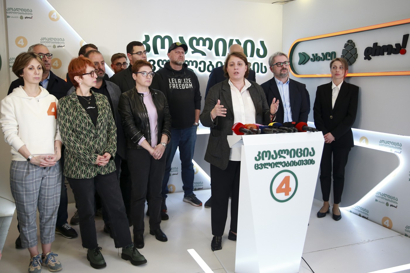 Gruzínská opozice odmítá uznat volební vítězství vládnoucí strany Gruzínský sen