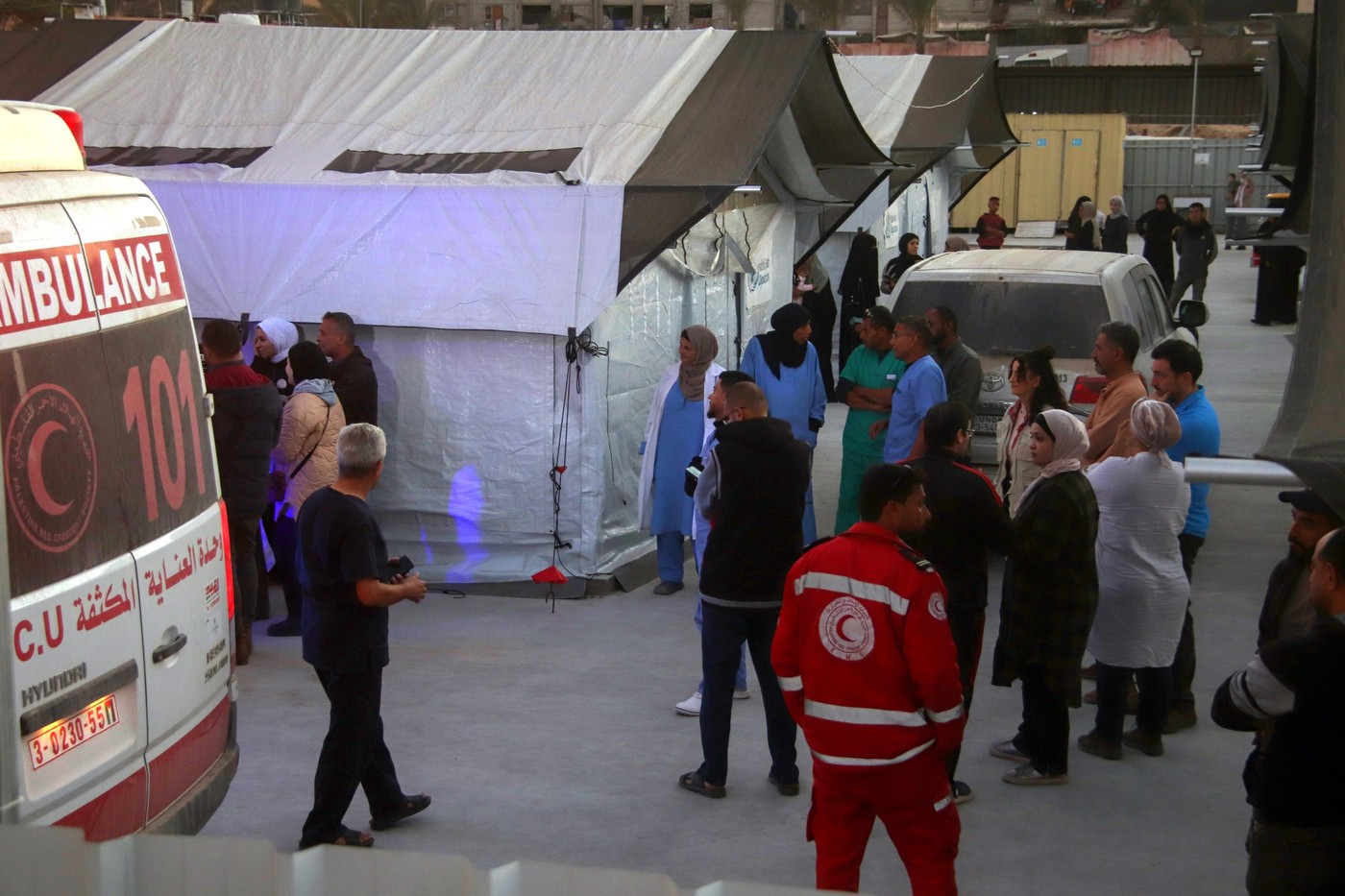 Izraelské údery v Gaze zabily 20 Palestinců, počet obětí války se blíží 44.000