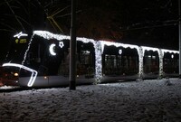 Prahou bude letos jezdit devět vánočních tramvají a autobusů