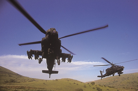 Vrtulníky Apache se podílejí na bombardování Gazy (ilustrační foto).