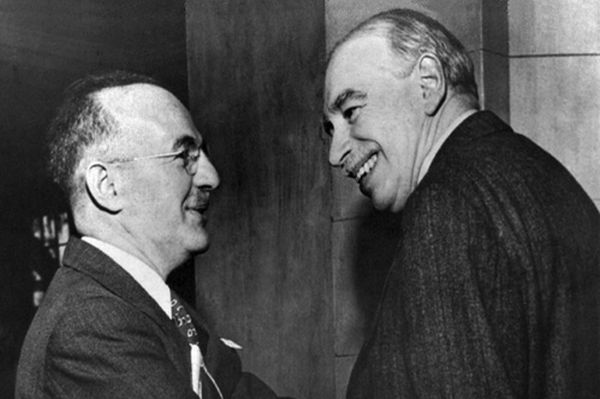 John Maynard Keynes (vpravo) a Harry Dexter White.