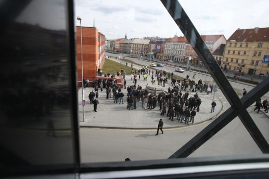 Demonstrantů se sešly necelé dvě stovky.