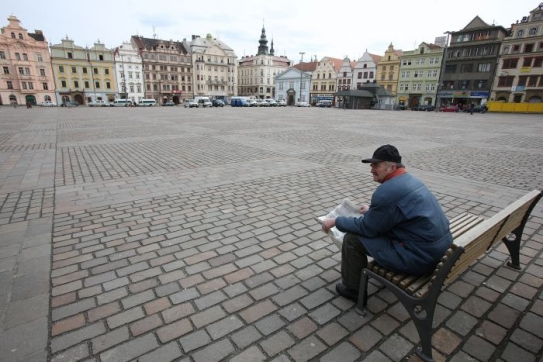 Plzeňské náměstí ještě před příchodem extremistů.