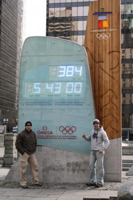 Bobisté Ivo Danilevič a Jan Stokláska odpočítávají start olympiády.