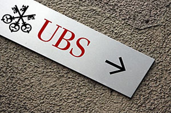 Švýcarská banka UBS zruší až 5 tisíc manažerských pozic. 