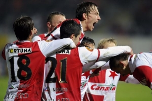 Fotbalisté pražské Slavie se radují z vítězství v Jablonci.