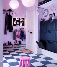 Botníky mají také v Ikea. Botníky mají také v Ikea.