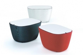 Barevný box, který vidíte na obrázku, prodává firma Vitra Koncept. Barevný box, který vidíte na obrázku, prodává firma Vitra Koncept.