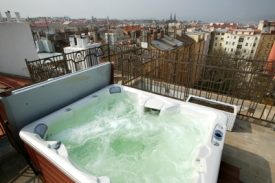 Cizinci se kvůli krizi zbavují bytů. Mnozí vydělají až 30 procent.