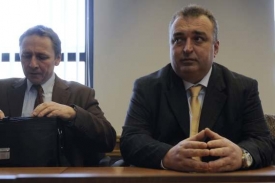Langmajer kontaktoval rodinu zesnulé a nabídl jí finanční pomoc.