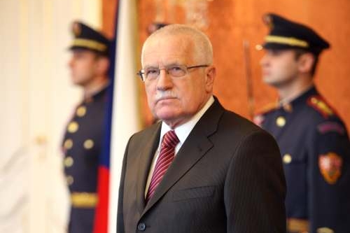V krizi má prezident velmi široké pravomoci.