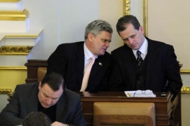 Dva rebelov&eacute; z ODS, kteř&iacute; potopili Topol&aacute;nkovu vl&aacute;du.