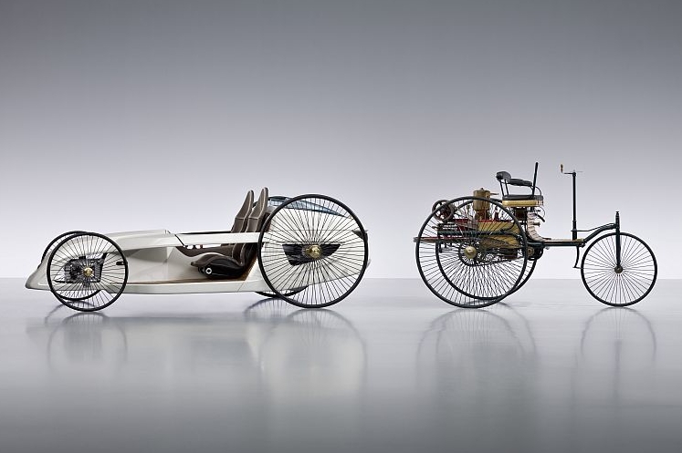Roadster F-Cell stvořili studenti chystající se na práci u Mercedesu.