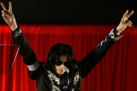 Michael Jackson před nedávnem oznámil návrat na pódia.