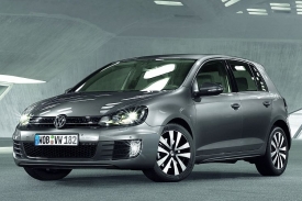 Turbodiesel autu dod&aacute;v&aacute; na předn&iacute; kola 170 kon&iacute;.