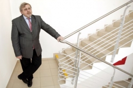 Pavel Dvoř&aacute;k m&aacute; &scaron;anci na znovuzvolen&iacute;.