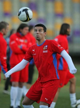 Útočník Milan Baroš na tréninku reprezentace. Útočník Milan Baroš na tréninku reprezentace.