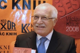 Na Pražském hradě se prý po pádu vlády neslavilo.