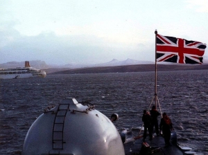 Britsk&aacute; loď ve falklandsk&eacute;m př&iacute;stavu Port Stanley.