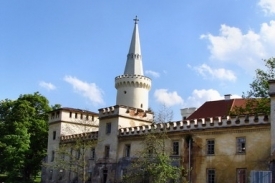 Peníze půjdou na opravu zámku. Dostat by se mělo i na další projekty. Peníze půjdou na opravu zámku. Dostat by se mělo i na další projekty.