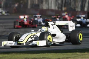 Jenson Button ze stáje Brawn GP před všemi ostatními.