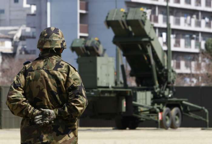 Rakety Patriot (PAC-3) rozmístěné u Tokia.