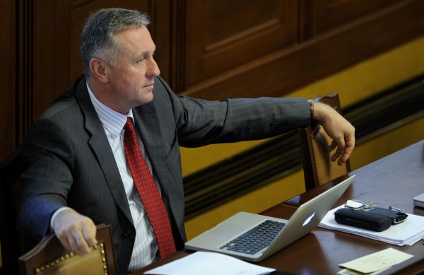 Premiér v demisi Mirek Topolánek preferuje dočasnou vládu politiků. 