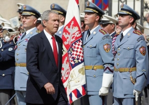 Návštěva prezidenta USA Bushe se v roce 2007 obešla bez nehod.