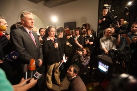 Premiér Mirek Topolánek bude možná vypovídat o kauze Savoy u soudu.