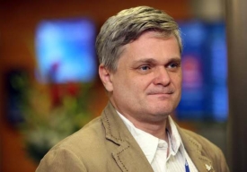Vlastimil Tlustý obvinění o tlaku na Melčáka popírá. Vlastimil Tlustý obvinění o tlaku na Melčáka popírá.