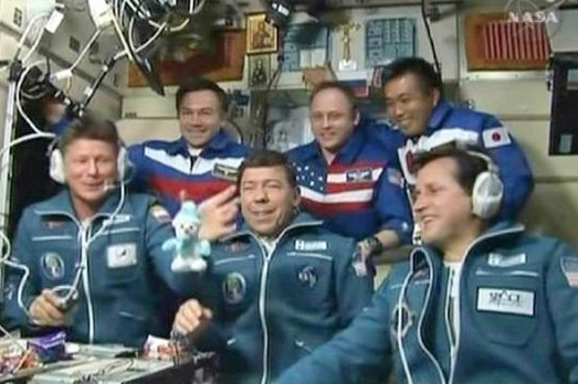 Posádka ISS: tým, ale každý za svoje... Posádka ISS: tým, ale každý za svoje...