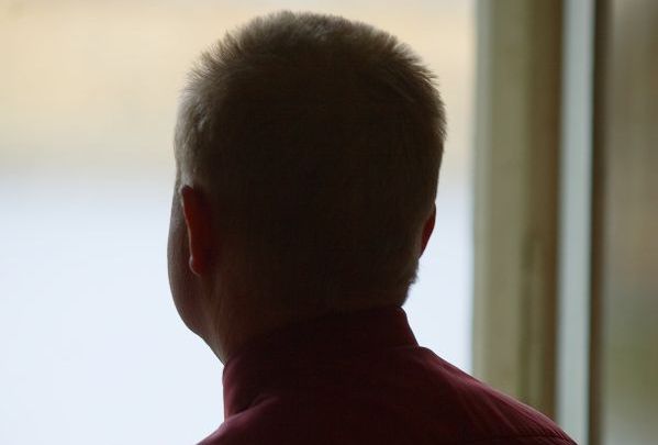 Expolicista Jiří Dvořák odmítá vinu, stejně jako ukázat svoji tvář.