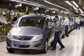 Pl&aacute;n na z&aacute;chranu GM poč&iacute;t&aacute; s rozdělen&iacute;m automobilky.