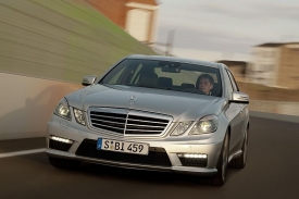 Nový Mercedes E 63 AMG akceleruje na stovku za 4,5 sekundy.
