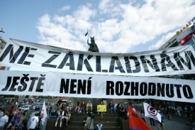 Pražský magistrát zakázal průvod odpůrců radaru.