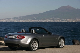 Modernizací MX-5 oslaví Mazda dvacet let modelu na trhu.