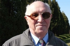 Syn odbojáře Josef Krám.