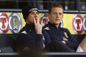 Barry Ferguson na skotské lavičce. Právě toto gesto ho stálo vyřazení.