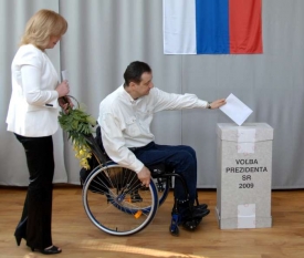 Radičová volí se svým druhem v obci Nová Dedinka.